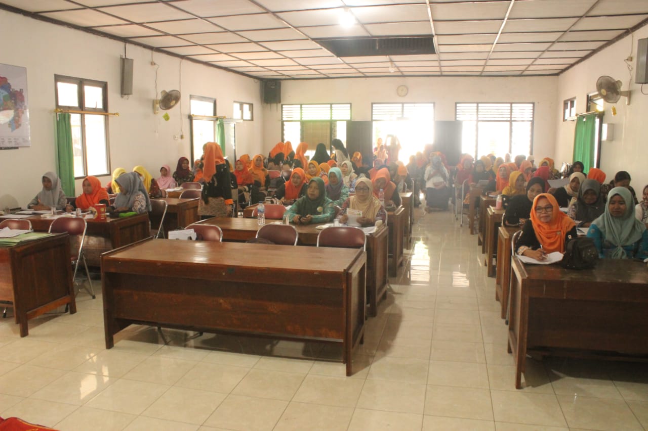 Puluhan Kader Padati Aula Hargorejo pada Pertemuan PKK Apsari